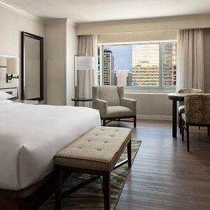 Corner King Room